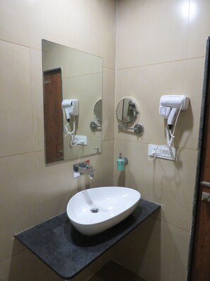 Toalettartikler (inkludert), tøfler og håndklær