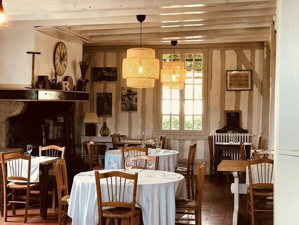 Déjeuner et brunch servis sur place