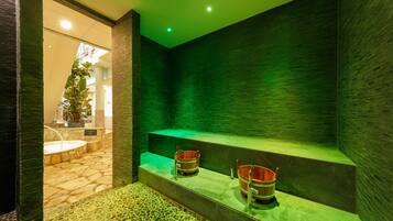Sauna, hot tub, steam room, Turkish bath/hammam, body treatments