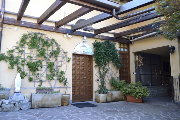 Entrée de l’hébergement