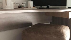 Skrivebord og wi-fi (inkludert)