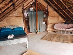 Free WiFi, bed sheets - Salt Field Glamping (Kampot)