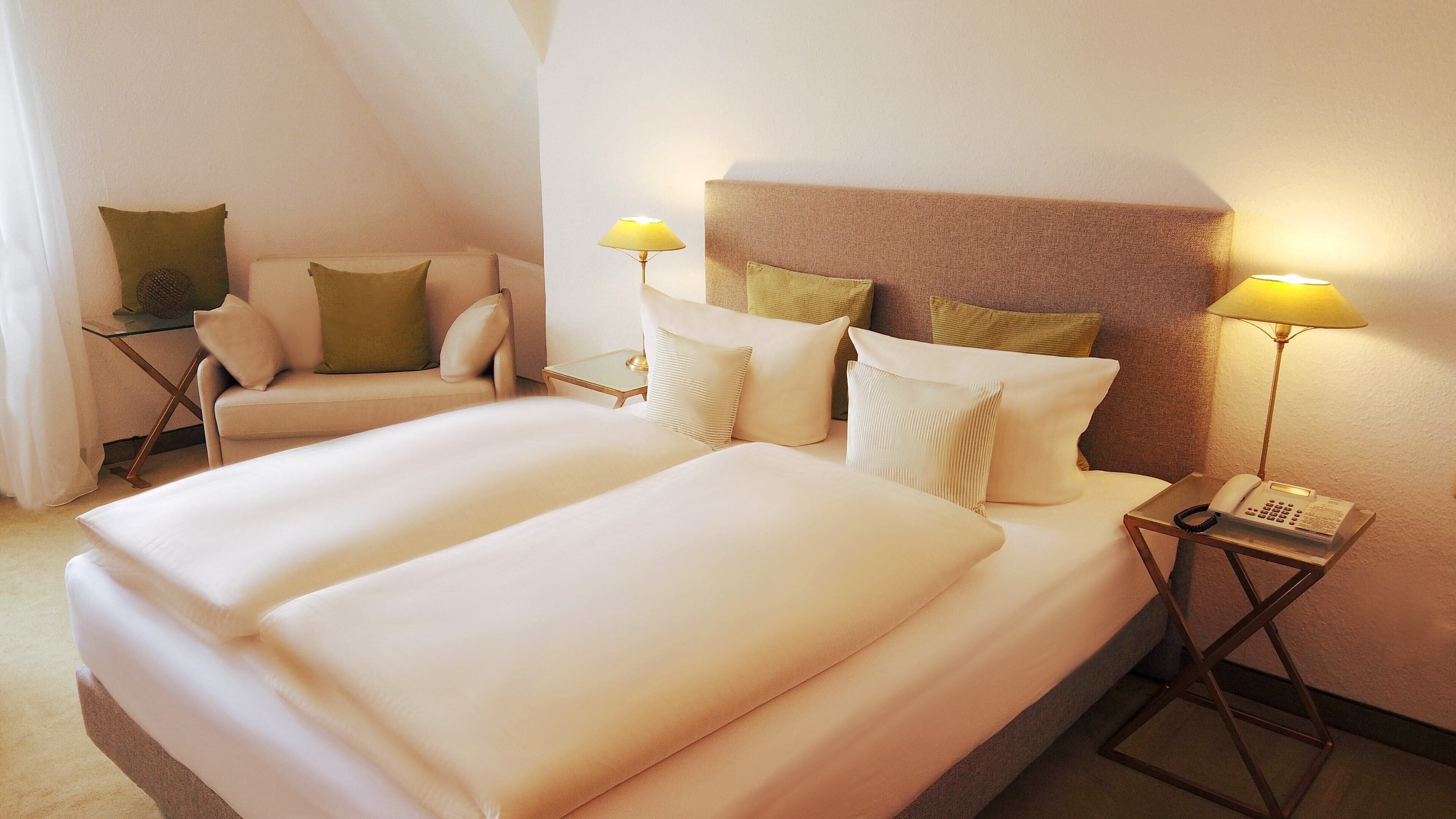 standard single room | hypo-allergenic bedding, individually decorated, individually furnished