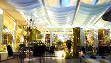 Frühstück, Mittagessen und Abendessen