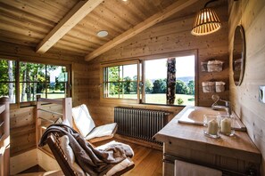 Kroppsbehandlinger, kroppsskrubb, ansiktsbehandlinger og massasje