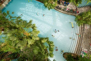 Indoor pool, outdoor pool, open 10:00 AM to 9:00 PM, lifeguards on site - Hotel Bispinger Heide by Center Parcs (Bispingen)
