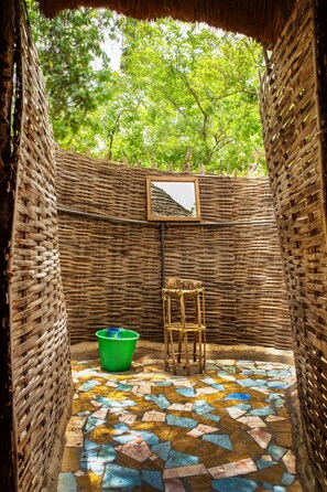 Shower, towels, toilet paper - Campement Solidaire De Badian (Tonboronkoto)