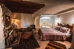 Deluxe Cave Suite | Premium bedding, individually decorated, individually furnished - Apex Cave Hotel (Nevsehir)