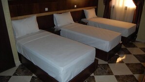 Triple Room | In-room safe, WiFi (free), bed sheets - Hôtel Amoudou (Tiznit)