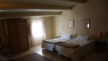 Bressols gratuïts, llits addicionals, wifi gratuïta i roba de llit