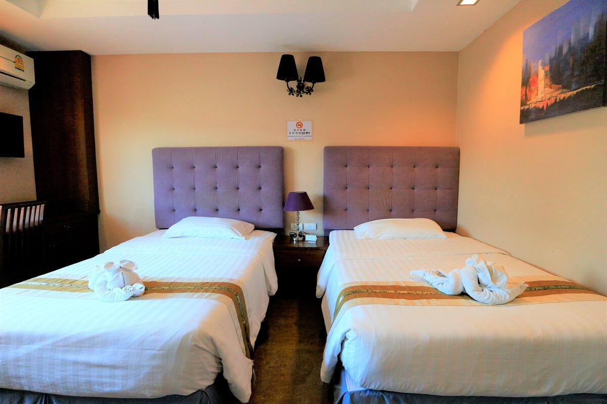 Standard Twin Room | Minibar, desk, WiFi (free)