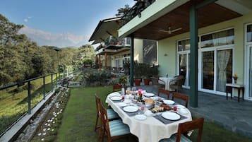 Tägliches Frühstücksbuffet gegen Gebühr