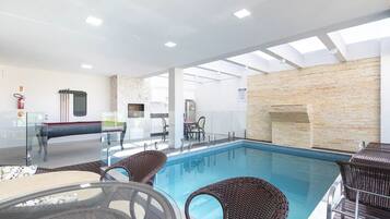 Piscina techada o al aire libre