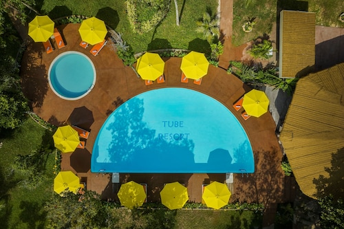 Tube Resort by EHM
