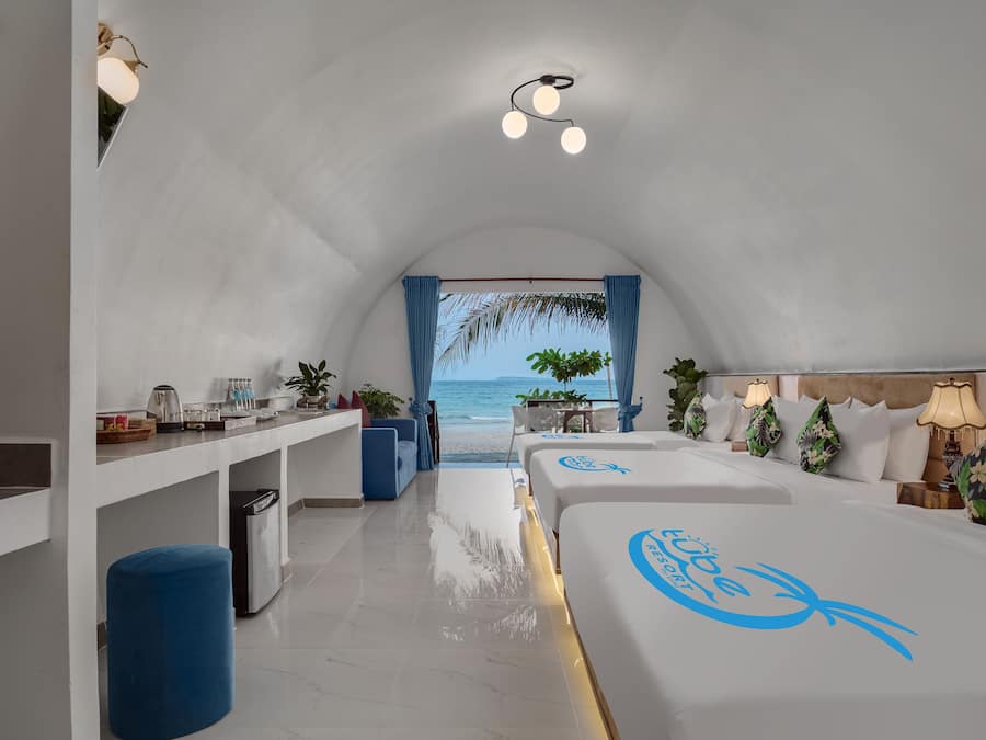 Quarto triplo família, vista para o mar | Vista para praia/oceano