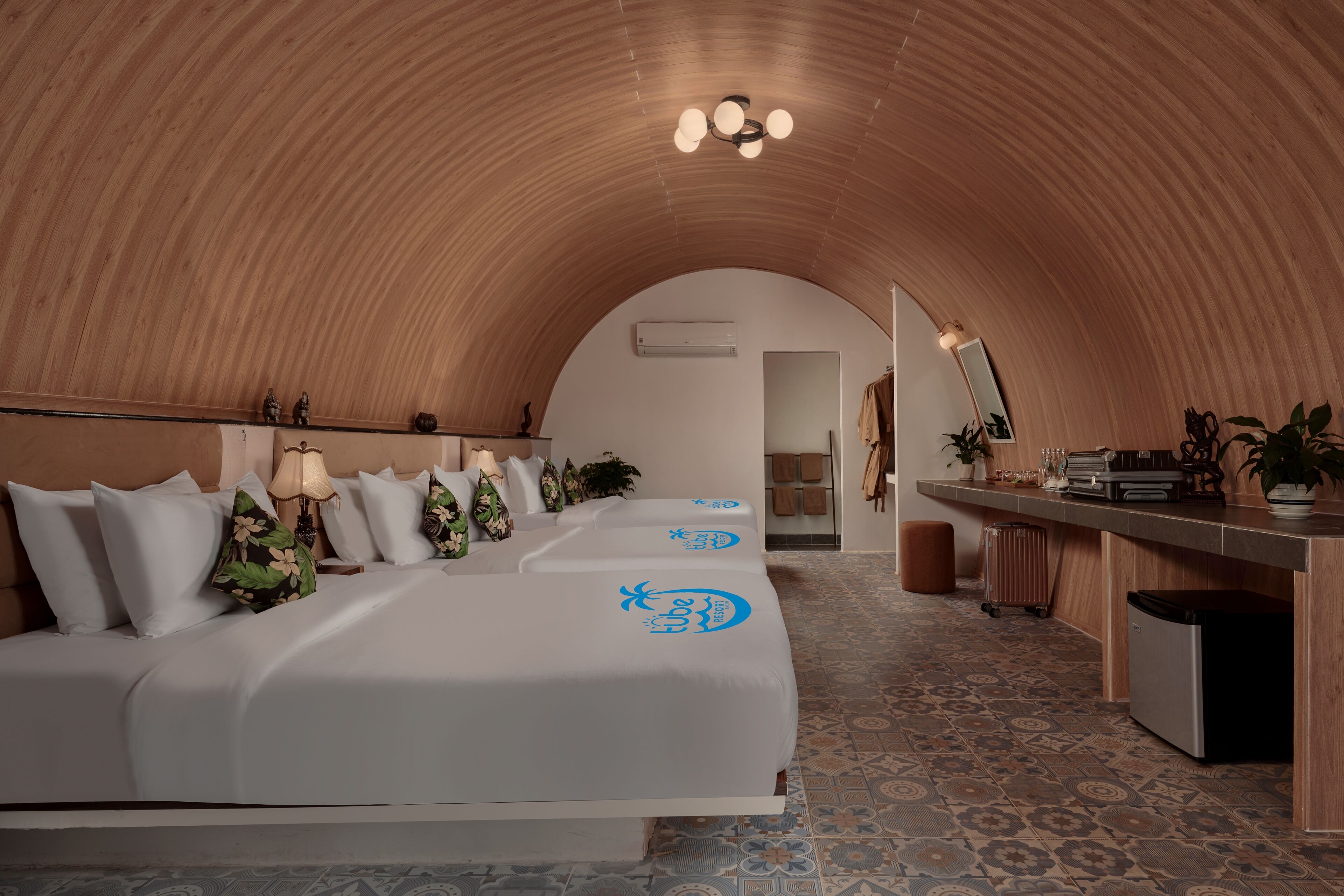 Hochwertige Bettwaren, Minibar, Zimmersafe, Schreibtisch