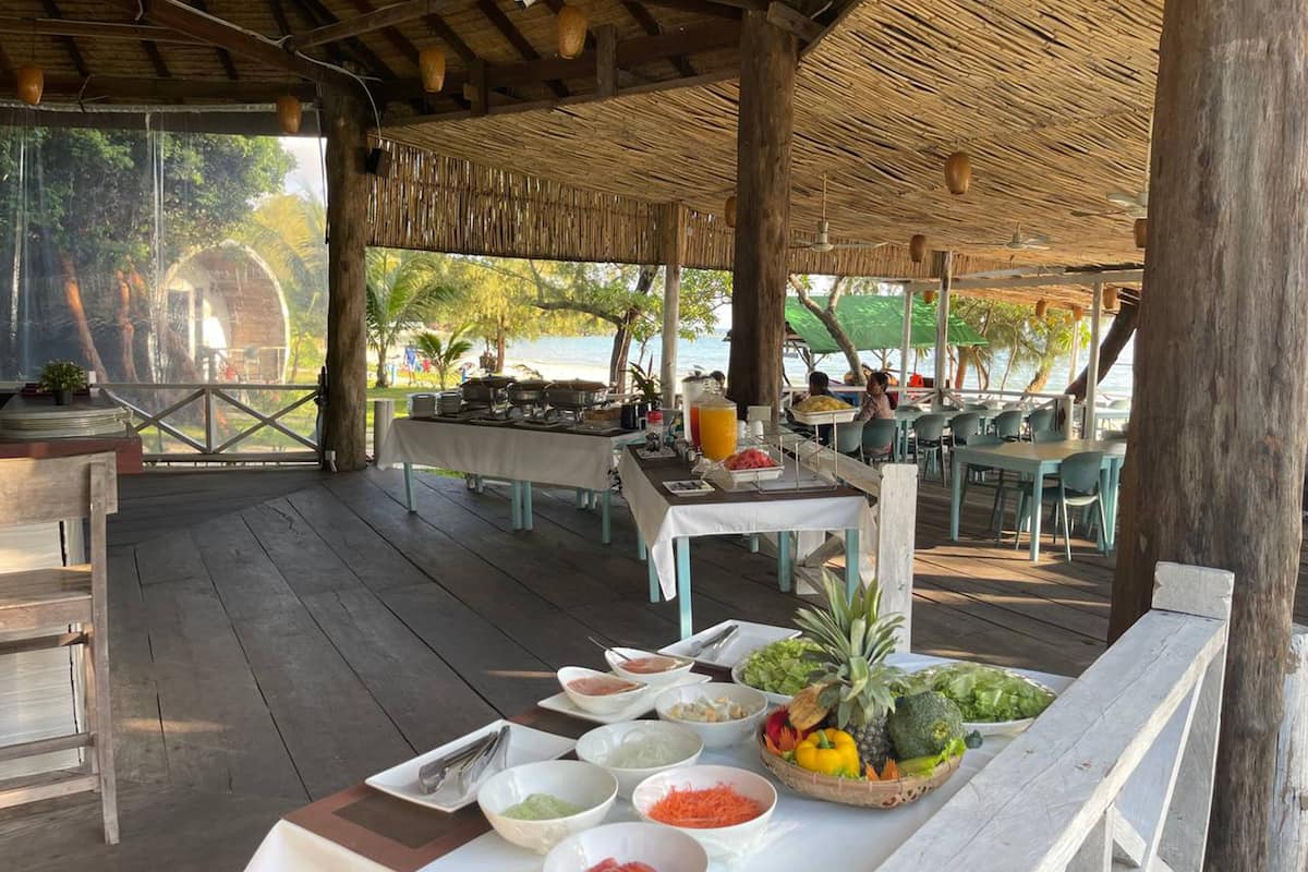 daily buffet breakfast (usd 12 per person)