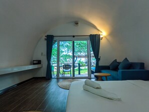 Quarto triplo família, vista para o mar | Roupas de cama premium, frigobar, cofres nos quartos, escrivaninha