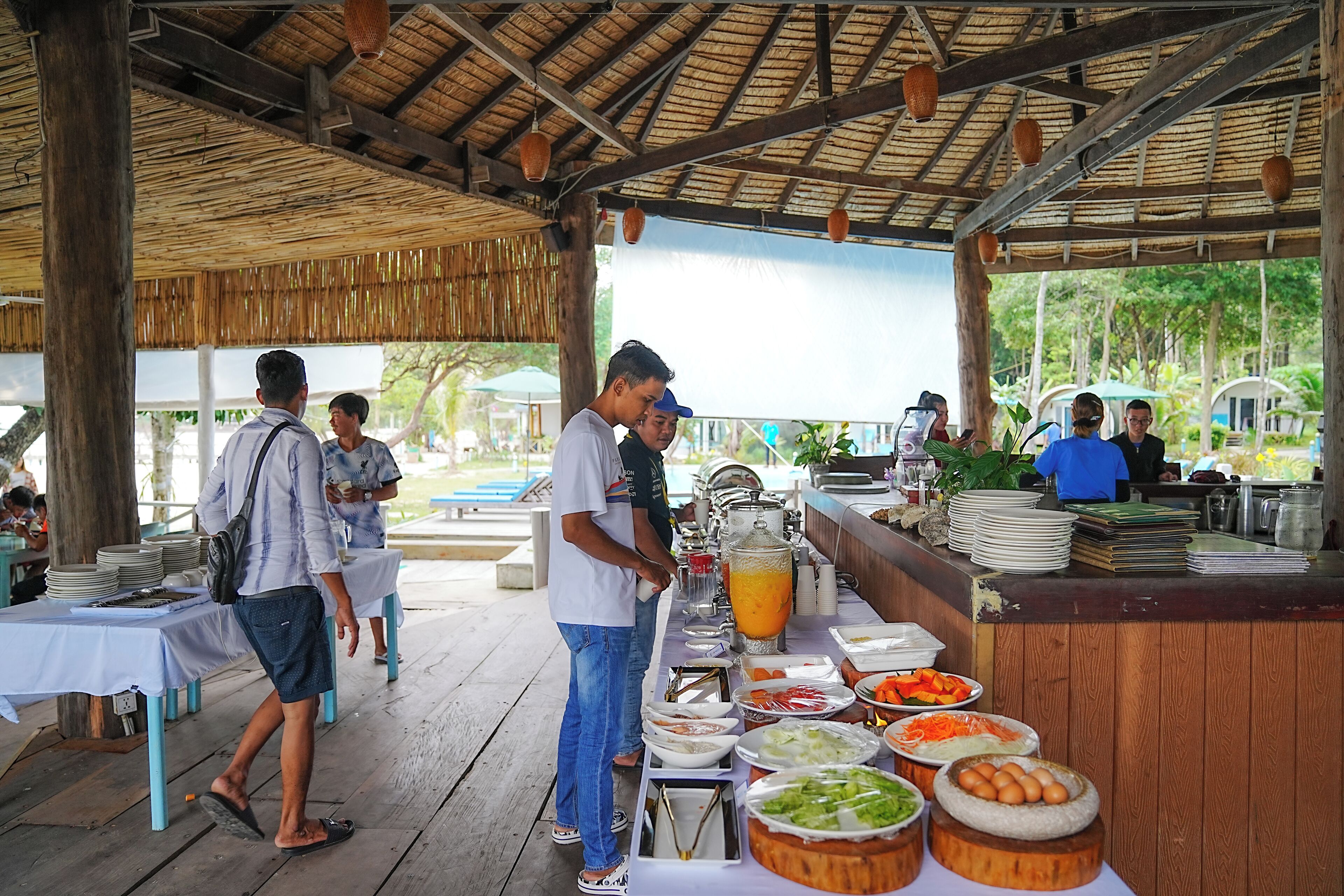 Café da manhã com buffet todos os dias mediante uma taxa