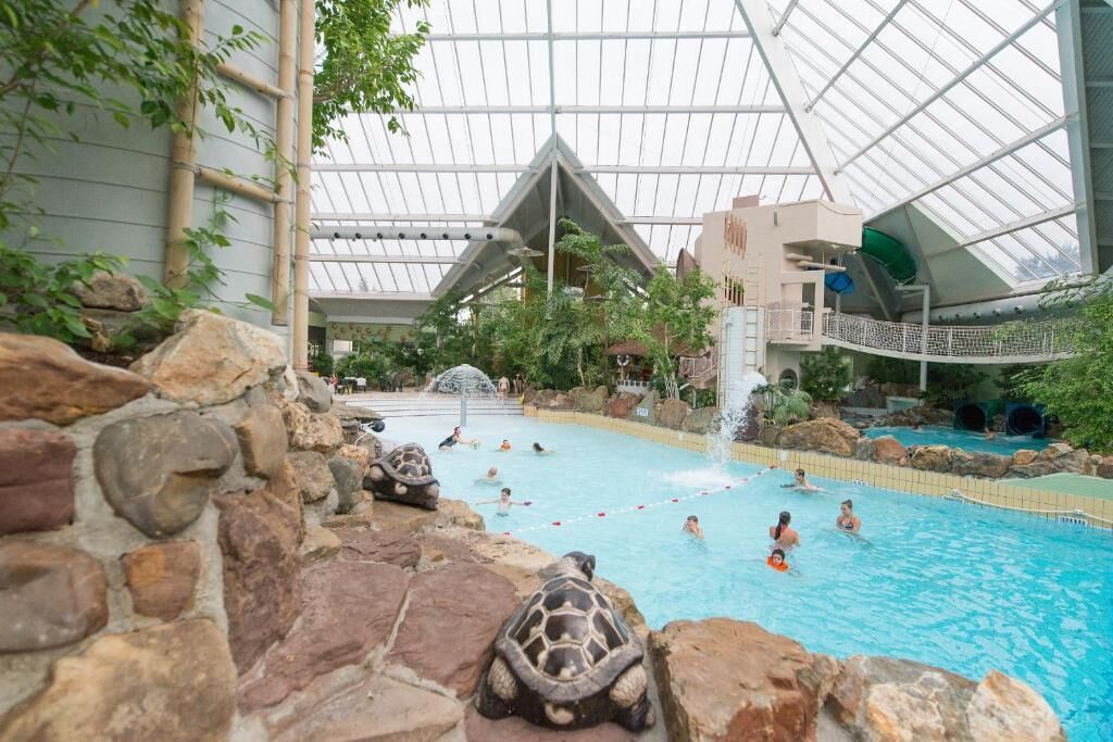 indoor pool, outdoor pool, lifeguards on site