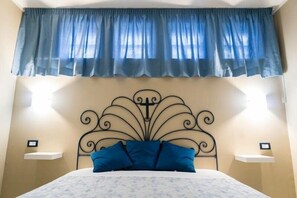 Apartamento familiar, 2 habitaciones, planta baja | Escritorio, wifi gratis, ropa de cama