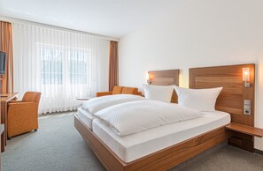 Caja de seguridad en la habitación y escritorio 