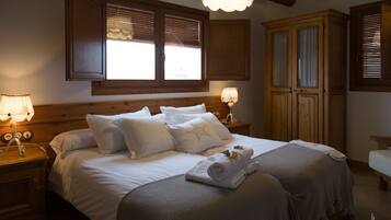 Desk, iron/ironing board, free WiFi, bed sheets