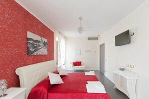 Desk, blackout curtains, soundproofing, free WiFi