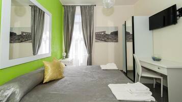 Schreibtisch, Verdunkelungsvorhänge, schallisolierte Zimmer