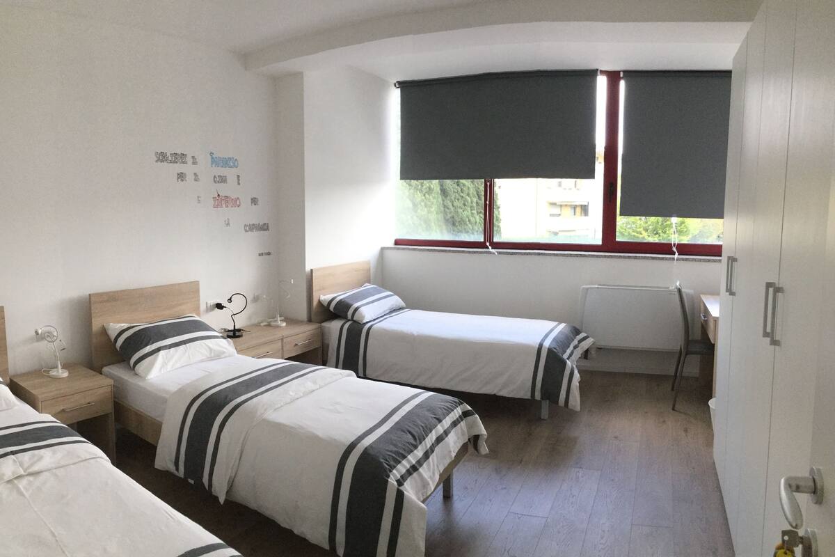 Basic Triple Room, 3 Single Beds, Non Smoking | Blackout curtains, iron/ironing board, free WiFi, bed sheets