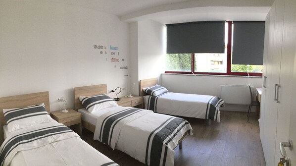 Basic Triple Room, 3 Single Beds, Non Smoking | Blackout curtains, iron/ironing board, free WiFi, bed sheets - ABC-AIRPORT (Ronchi dei Legionari)