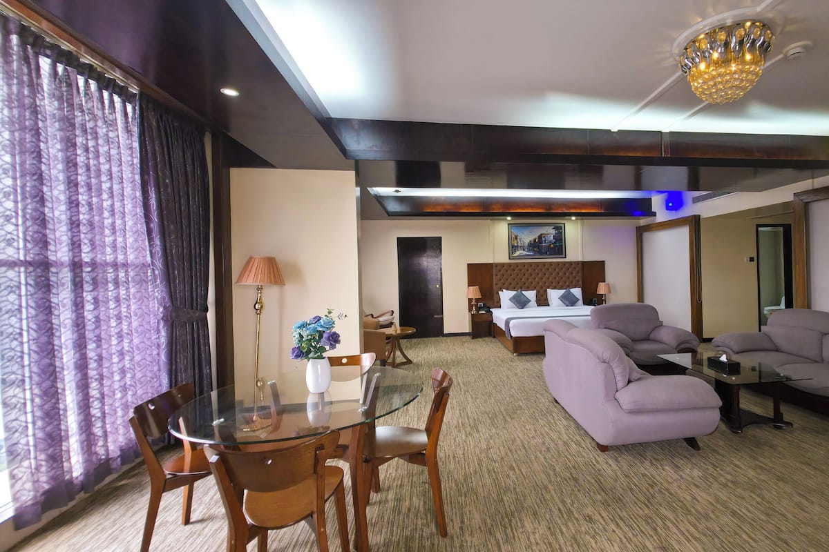 Habitación Premier, vista a la alberca | Vista al lago