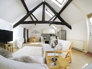 Cottage, 1 King Bed (Y Granar) | Living room