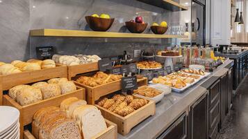 Desayuno buffet todos los días (con cargo)