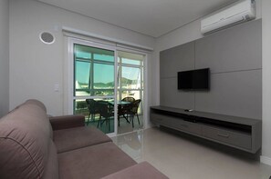 公寓 (202) | 起居區 |  LCD 液晶電視