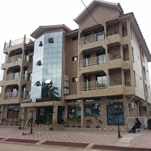 Property entrance - Pacifique hôtel (Kinshasa)