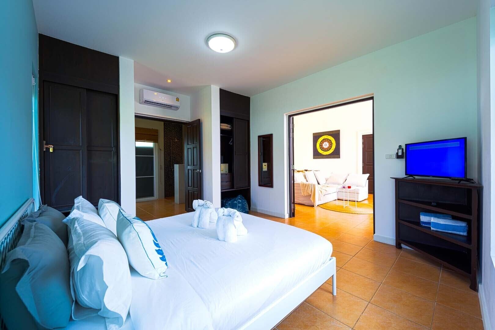 2 bedrooms, desk, free WiFi, bed sheets