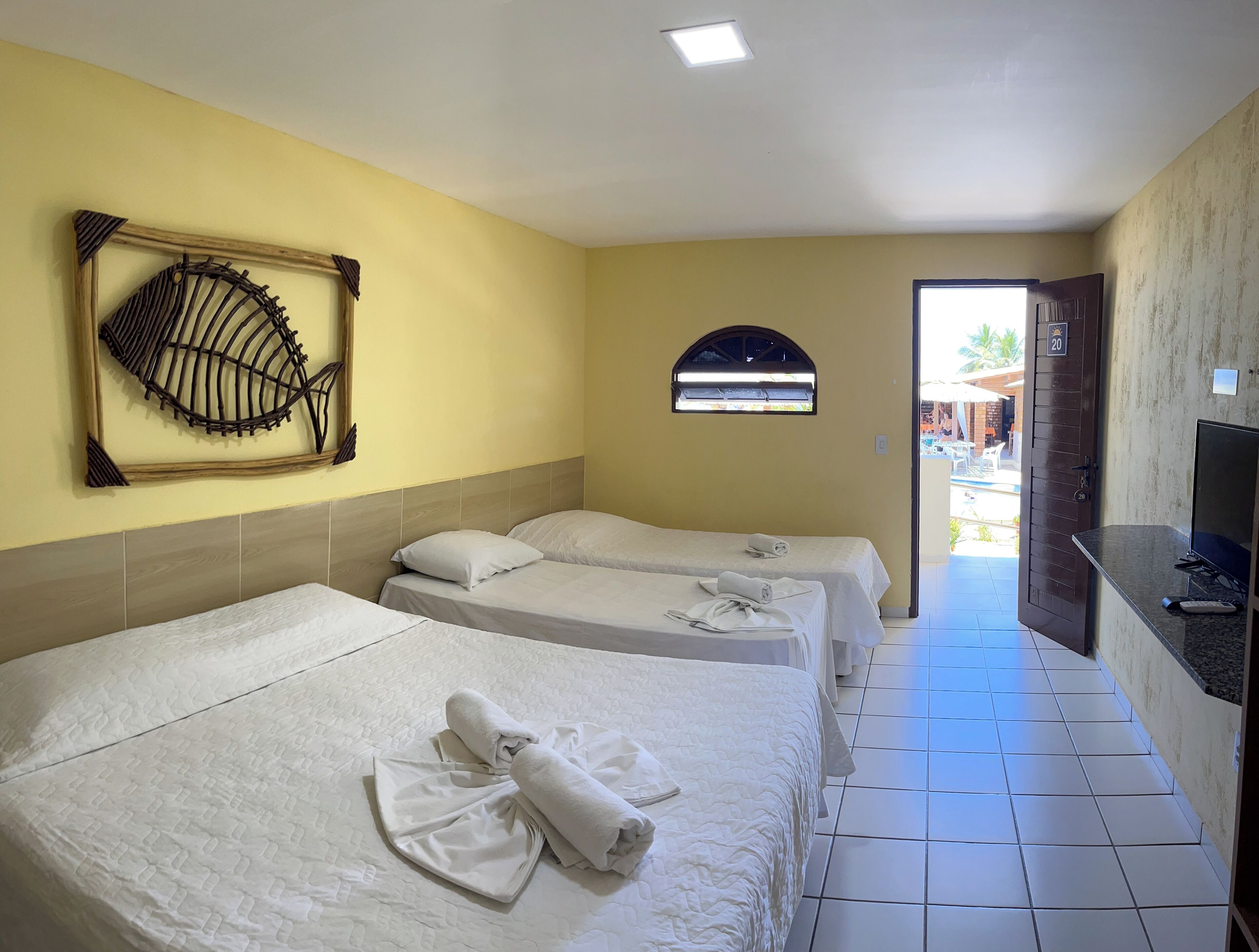 ベーシック 4 人部屋 禁煙 | ミニバー、WiFi (無料)、ベッドシーツ