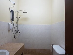 House, 4 Bedrooms | Bathroom