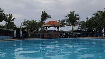 Piscina a l'aire lliure