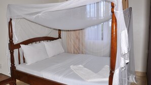 Double or Twin Room | Desk, cribs (free), WiFi (free), bed sheets - Kavumba Recreation Center (Kampala)