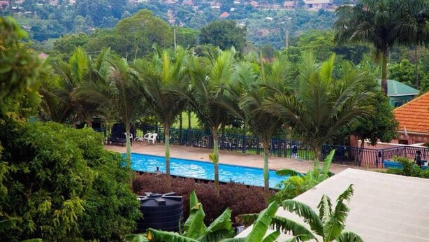 Outdoor pool - Kavumba Recreation Center (Kampala)