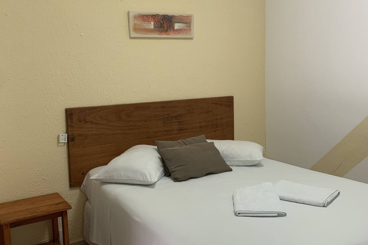 Quarto Duplo Standard | มินิบาร์, Wi-Fi ฟรี, ผ้าปูที่นอน