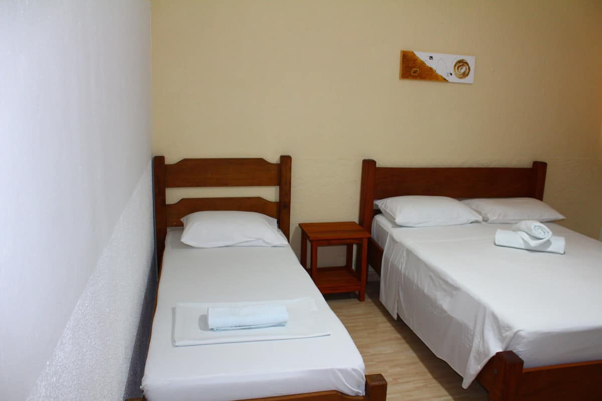 Quarto Standard Triplo | มินิบาร์, Wi-Fi ฟรี, ผ้าปูที่นอน