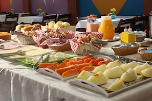 Ilmainen päivittäinen buffetaamiainen