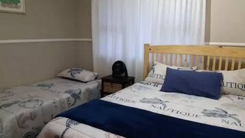 Rumah Comfort, 3 kamar tidur | 3 kamar tidur, meja kerja, dan seprai linen