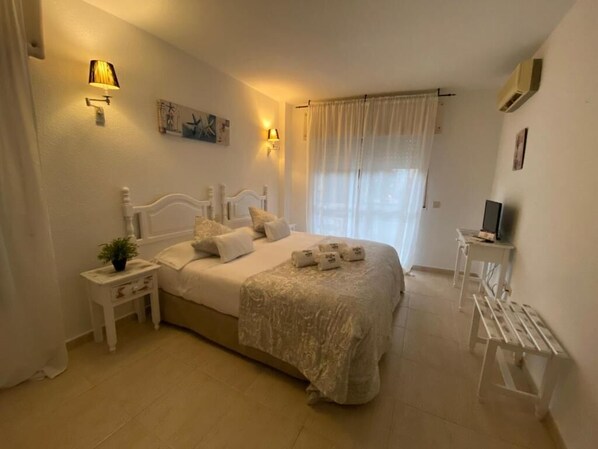 Kahden hengen huone (yksi tai kaksi sänkyä) | Vuodevaatteet