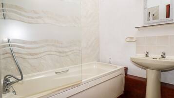 Cottage | Bahagian dalam