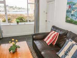 Cottage | Living room - The Watch Below (Fowey)