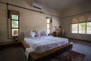 Chambre Luxe, vue jardin | Literie de qualité supérieure, coffres-forts dans les chambres